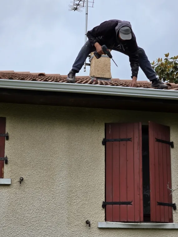 Pose de gouttières aluminium à Bourgoin-Jallieu, Bourgoin-Jallieu, Monsieur Etienne FERRET